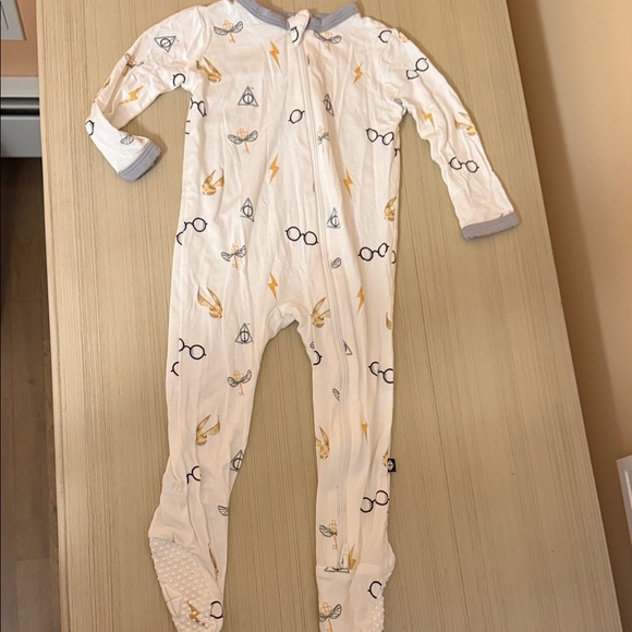 Kyte Baby Harry Potter Bamboo Pajamas 6-12 months - Picture 1 of 2